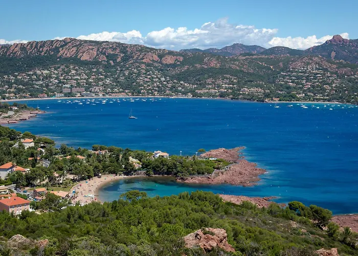 Climatise Pour 2, Proche Et Commerces, Animaux Admis, Wifi, Parking - Fr-1-466a-20 Saint-Raphaël